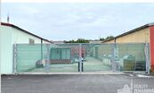 Oplocená volná skladová plocha 378 m2, Horní Počernice, Praha 9, cena 24000 CZK / objekt / měsíc, nabízí Miroslava Zemanová