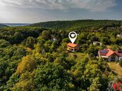 Prodej krásného pozemku 1924 m2 s rozestavěným rodinným domem na samotě u lesa, Praha 4 - Točná, cena 13950000 CZK / objekt, nabízí 