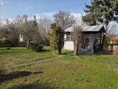 Pronájem zahrady 375 m2, s útulnou chatkou 17 m2, Praha 6 - Ruzyně, cena 10000 CZK / objekt / měsíc, nabízí AKTIVA DEVELOPMENT, s.r.o.
