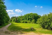 Jedinečná možnost koupě pozemku z části stavebního a lesoparku na Praze 10 Hostivař, cena 19500000 CZK / objekt, nabízí 